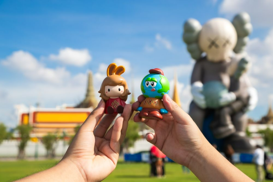 ✨KAWS HOLIDAY THAILAND✨