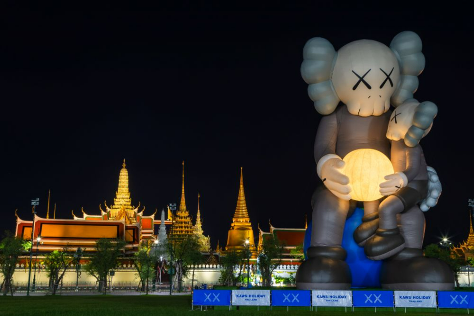 ✨KAWS HOLIDAY THAILAND✨